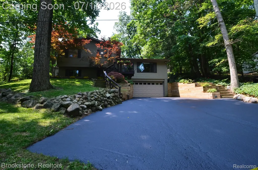 4979 Waw Ban See Drive Independence Charter Township MI 48348