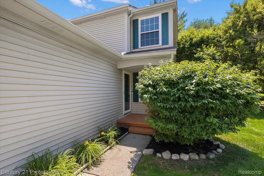 3149 Megan Drive Waterford Charter Township MI 48328
