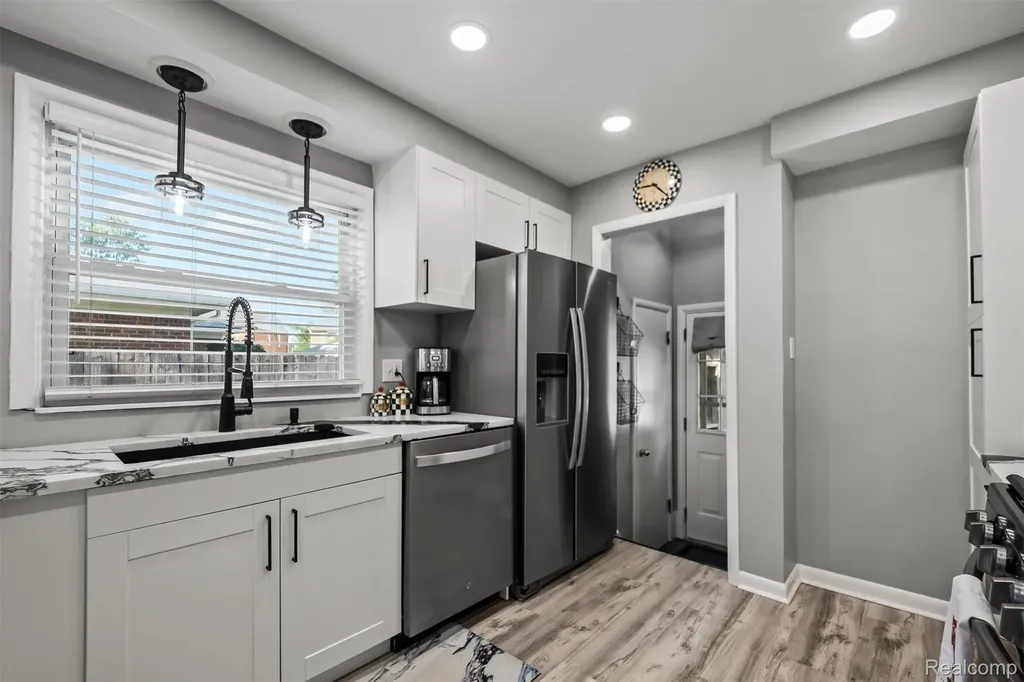 803 Oakridge Avenue Royal Oak City MI 48067