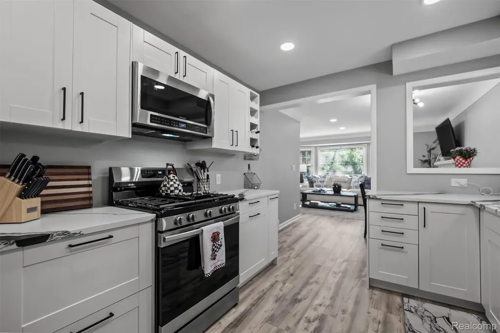 803 Oakridge Avenue Royal Oak City MI 48067