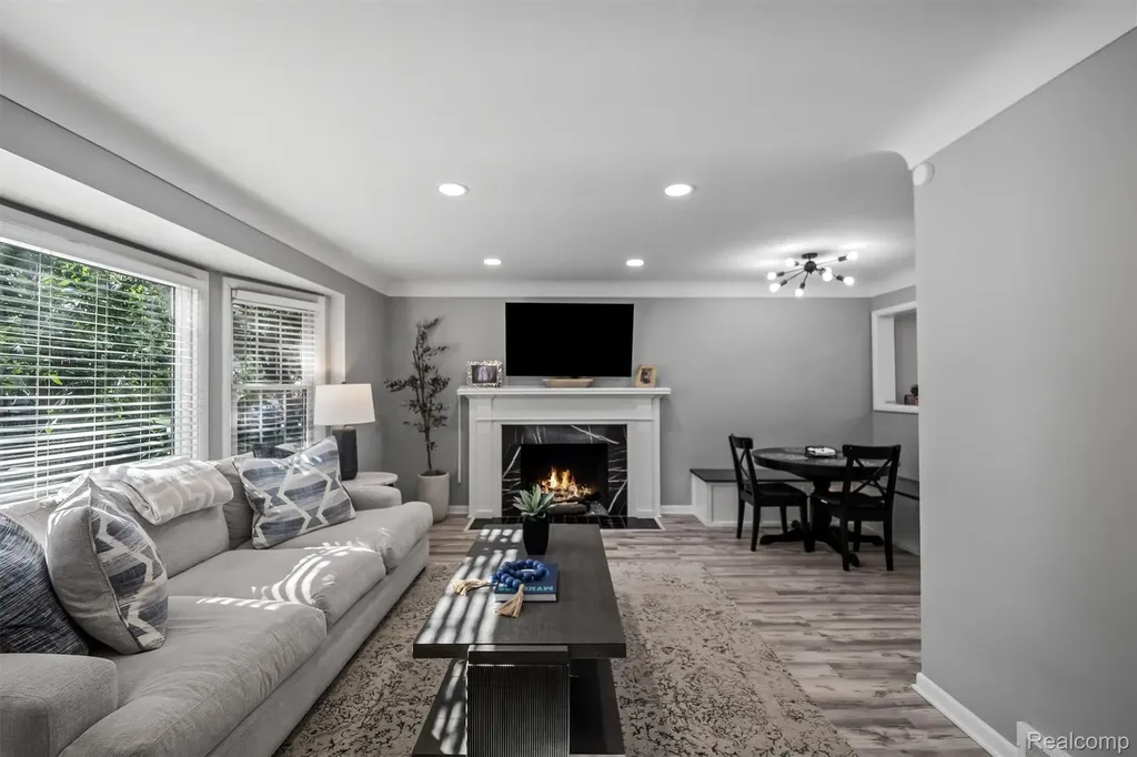 803 Oakridge Avenue Royal Oak City MI 48067