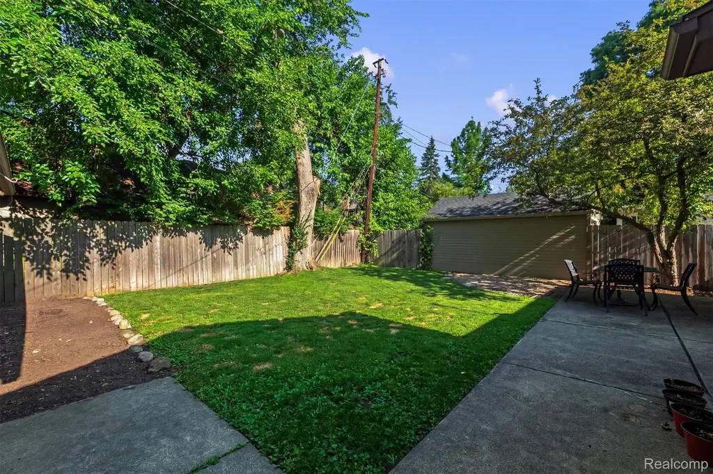 803 Oakridge Avenue Royal Oak City MI 48067