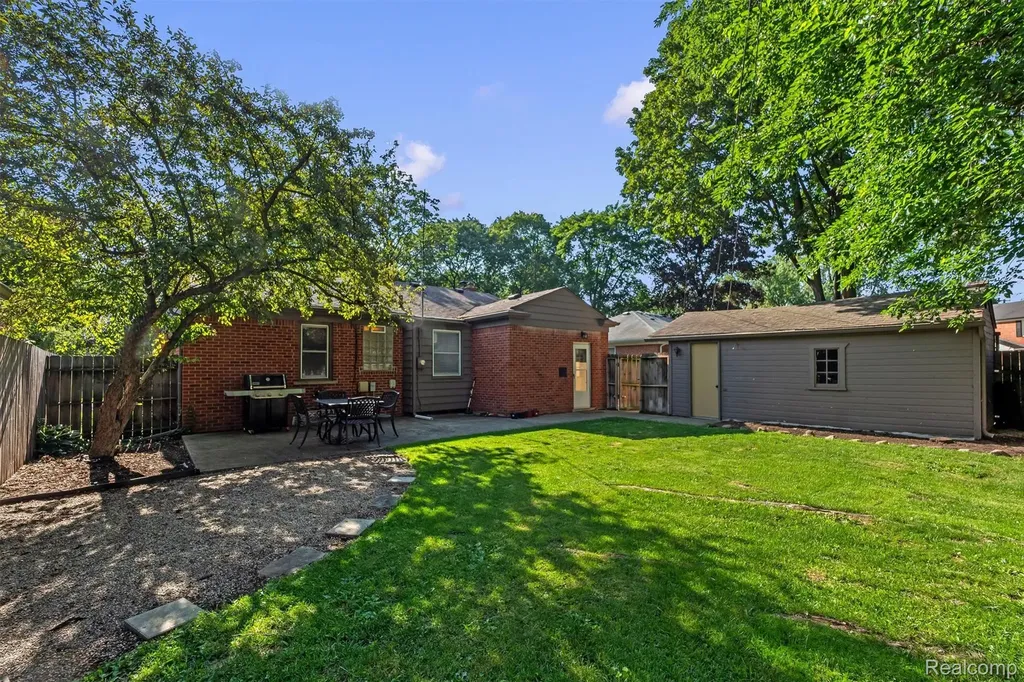 803 Oakridge Avenue Royal Oak City MI 48067