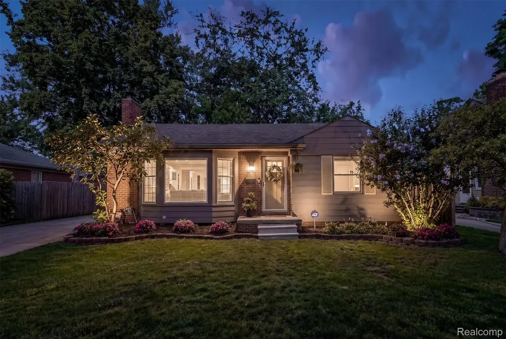 803 Oakridge Avenue Royal Oak City MI 48067