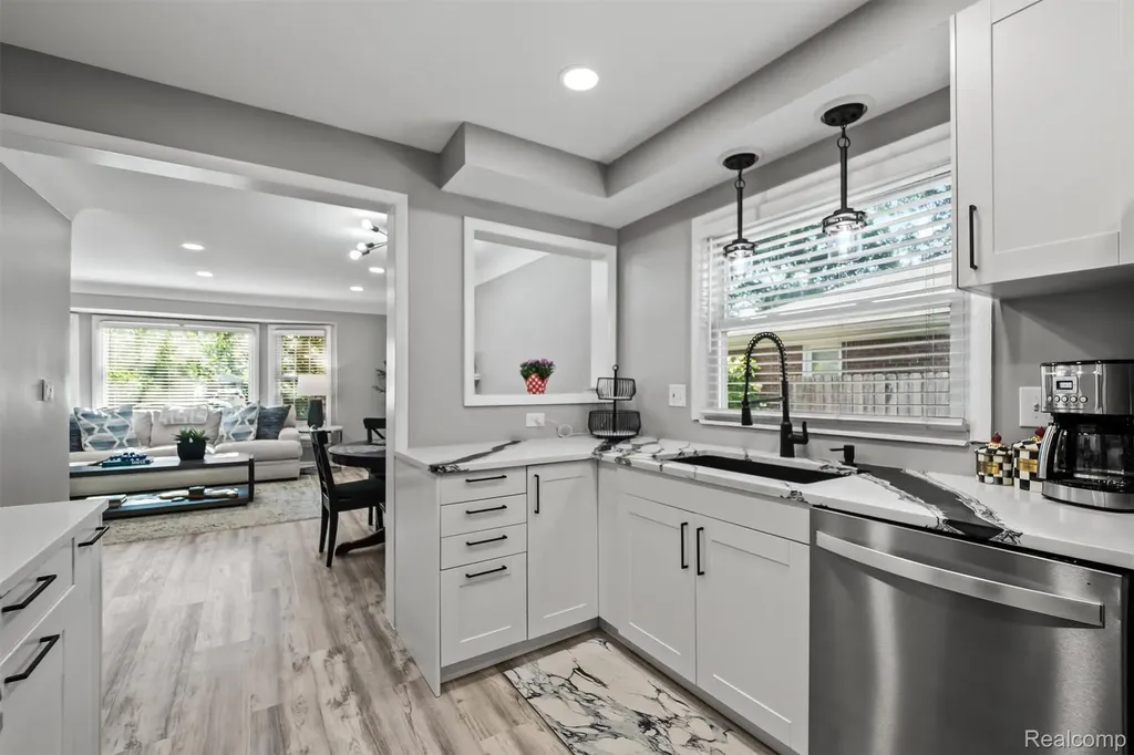 803 Oakridge Avenue Royal Oak City MI 48067