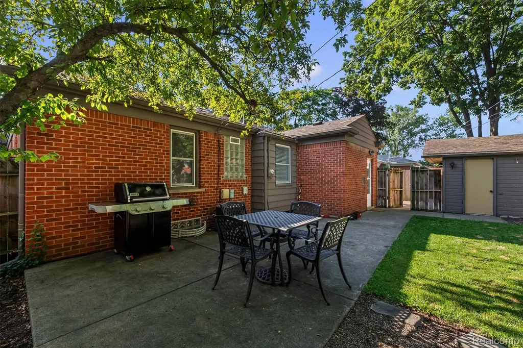 803 Oakridge Avenue Royal Oak City MI 48067