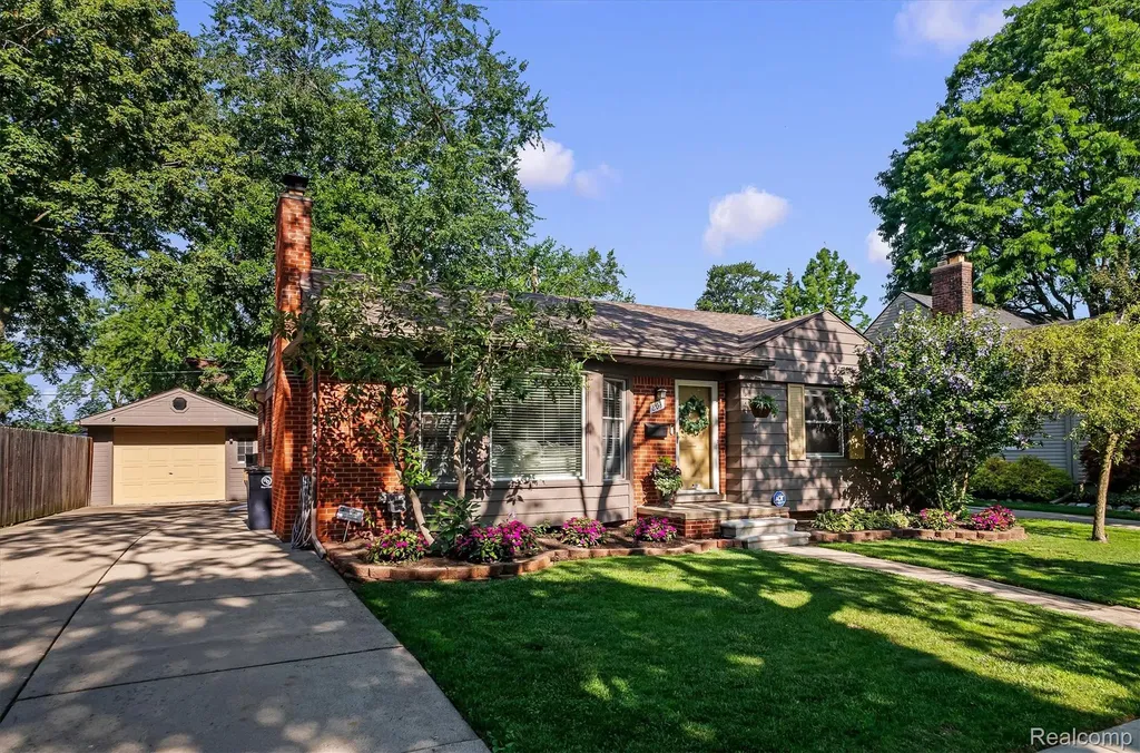 803 Oakridge Avenue Royal Oak City MI 48067