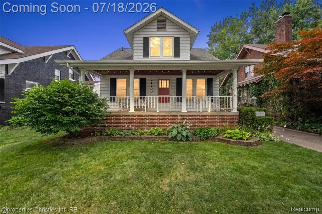 21709 Tenny Street Dearborn City MI 48124