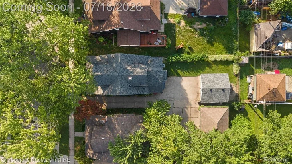 21709 Tenny Street Dearborn City MI 48124