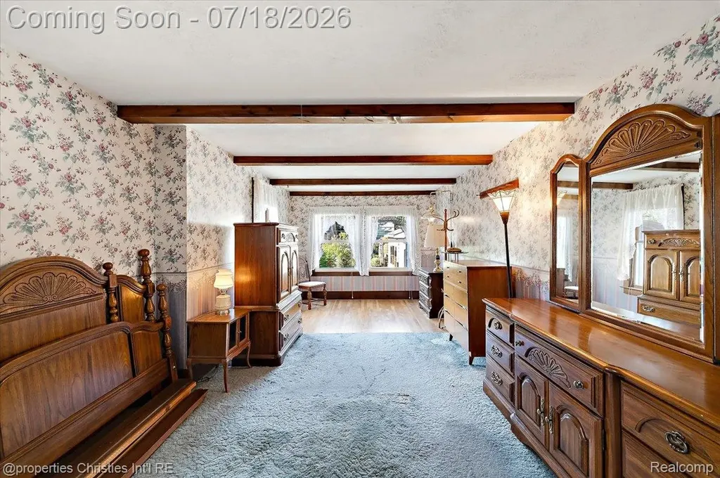 21709 Tenny Street Dearborn City MI 48124