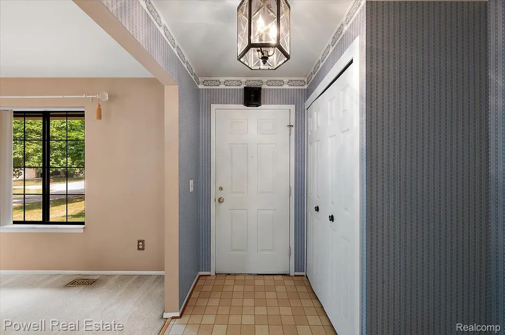 1938 Allenway Court Rochester Hills City MI 48309