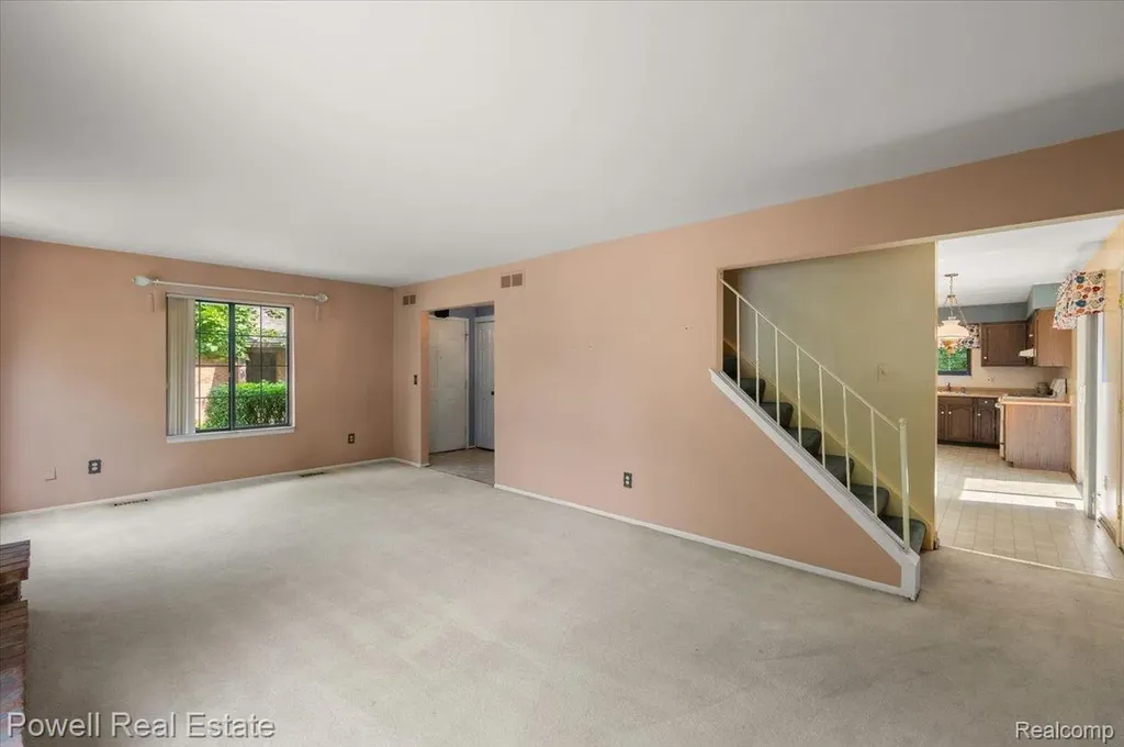 1938 Allenway Court Rochester Hills City MI 48309