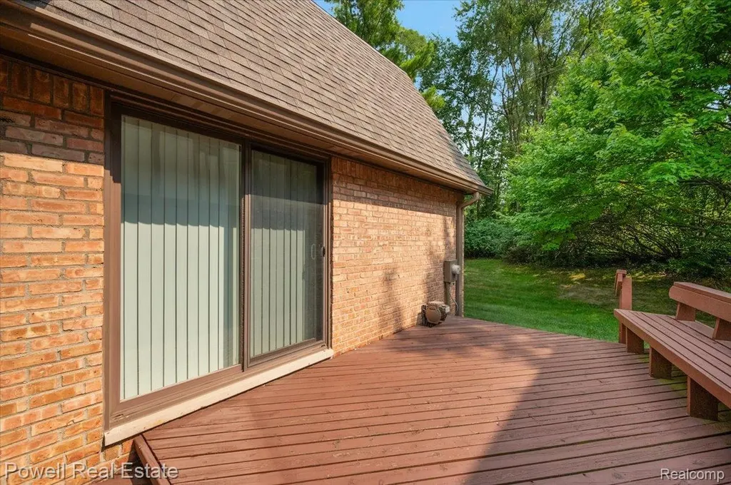 1938 Allenway Court Rochester Hills City MI 48309