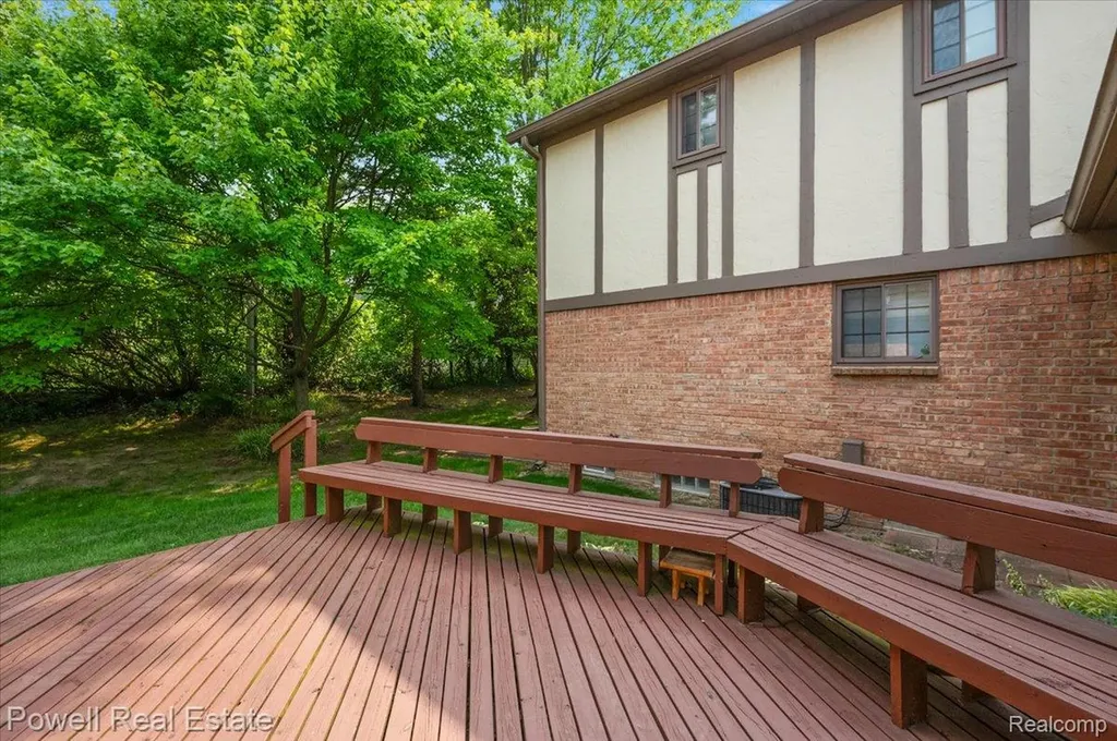 1938 Allenway Court Rochester Hills City MI 48309