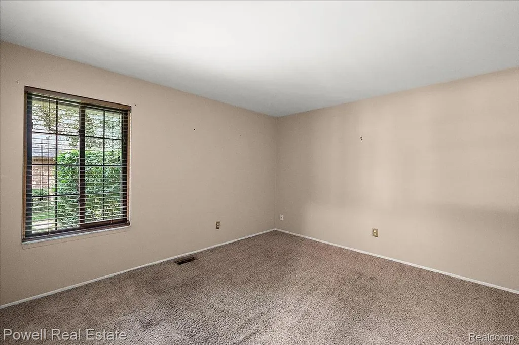 1938 Allenway Court Rochester Hills City MI 48309
