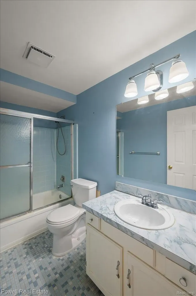 1938 Allenway Court Rochester Hills City MI 48309