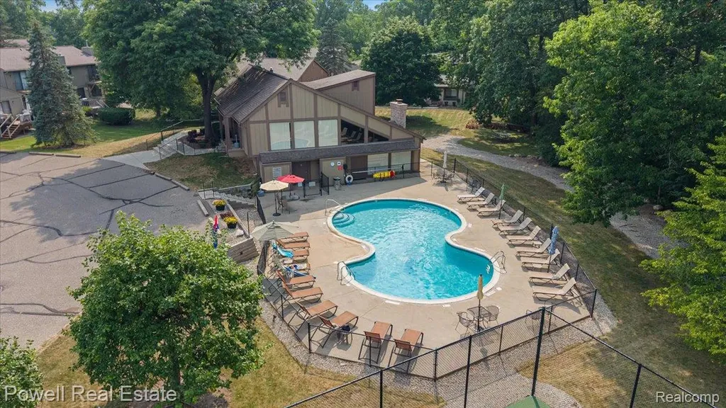 1938 Allenway Court Rochester Hills City MI 48309