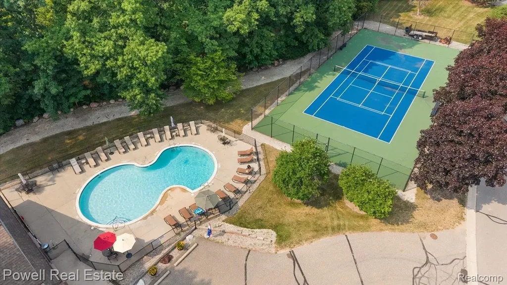 1938 Allenway Court Rochester Hills City MI 48309