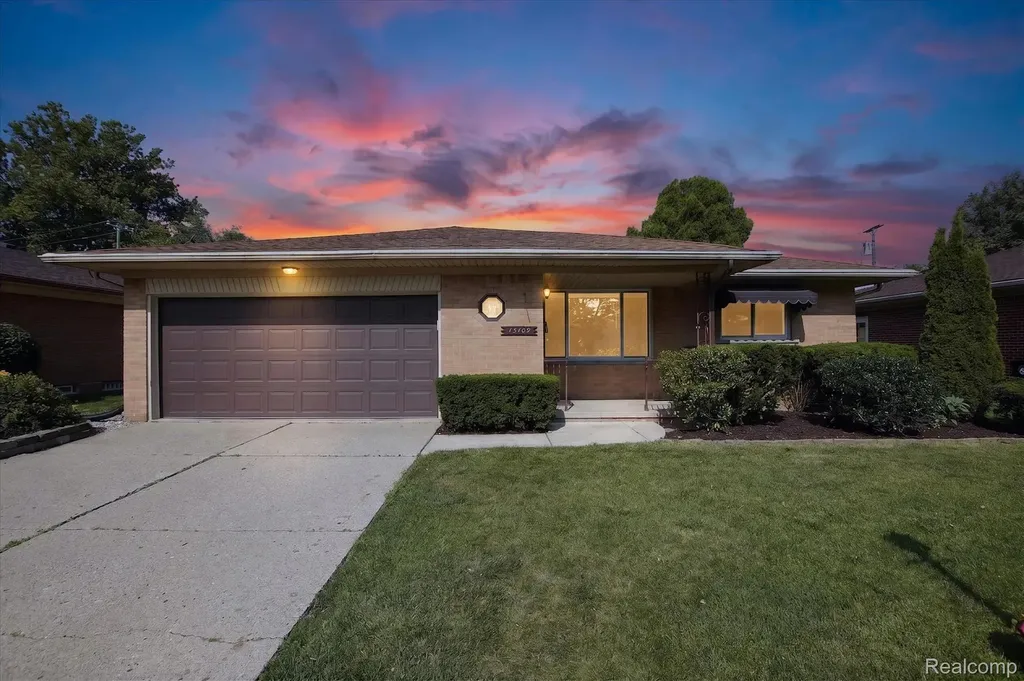 15109 Susanna Street Street SW Wayne City MI 48154