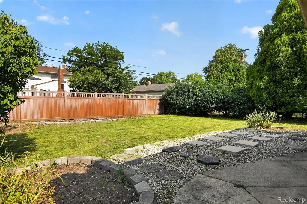 15109 Susanna Street Street SW Wayne City MI 48154