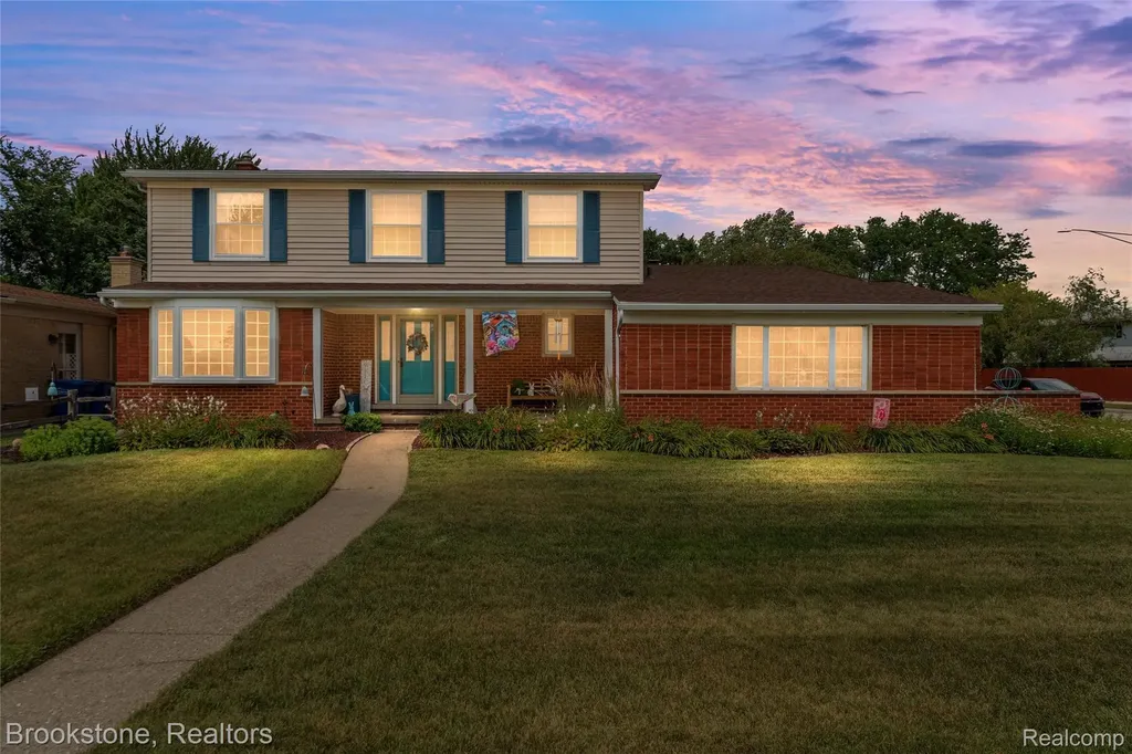 11049 Irene Avenue Warren City MI 48093