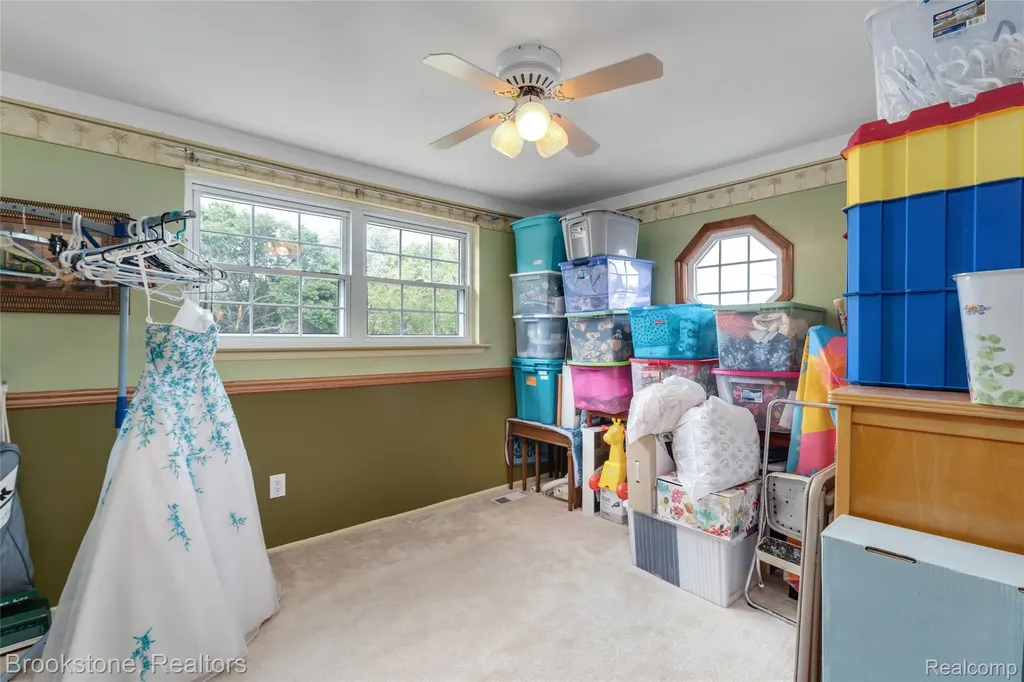11049 Irene Avenue Warren City MI 48093