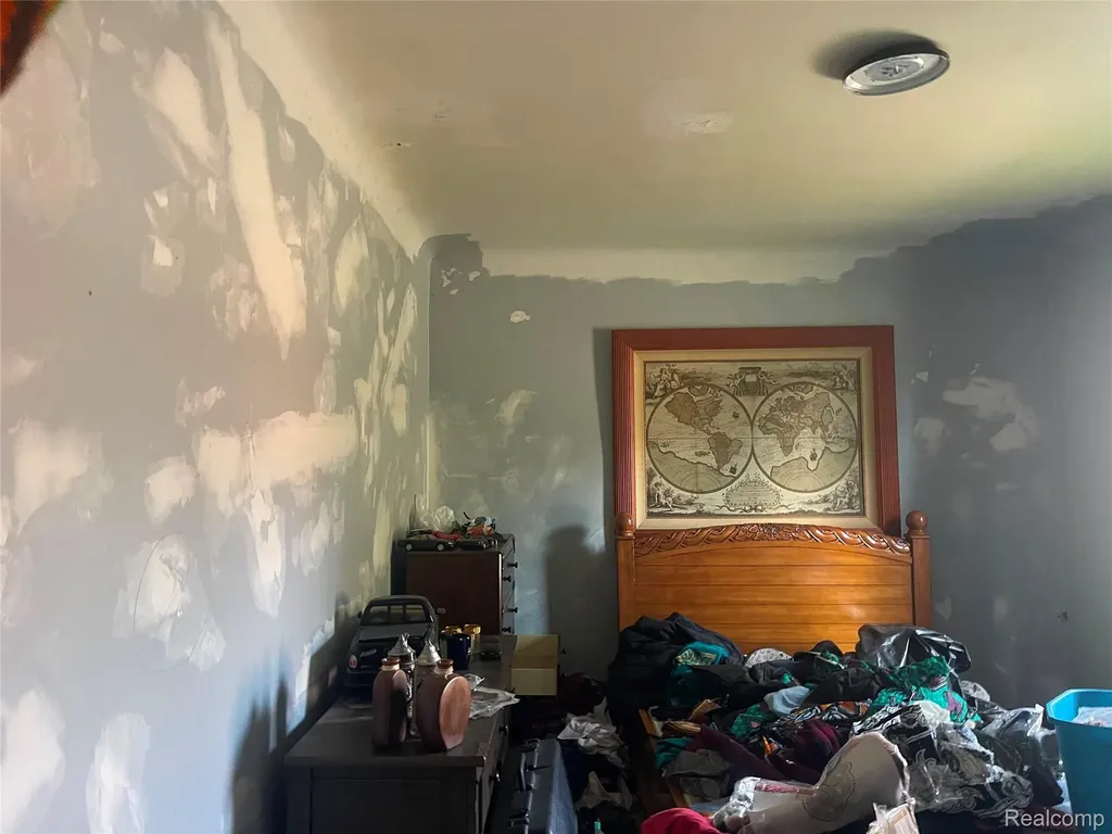 132 N Woodbridge Street Saginaw City MI 48602