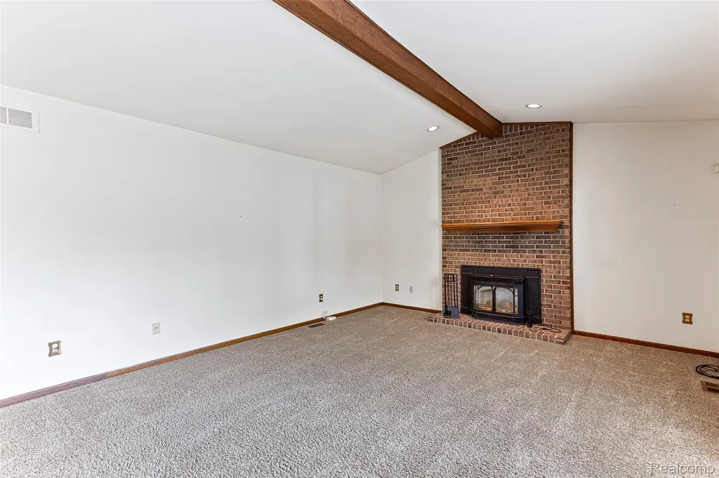 22333 Crestwood Street Woodhaven City MI 48183
