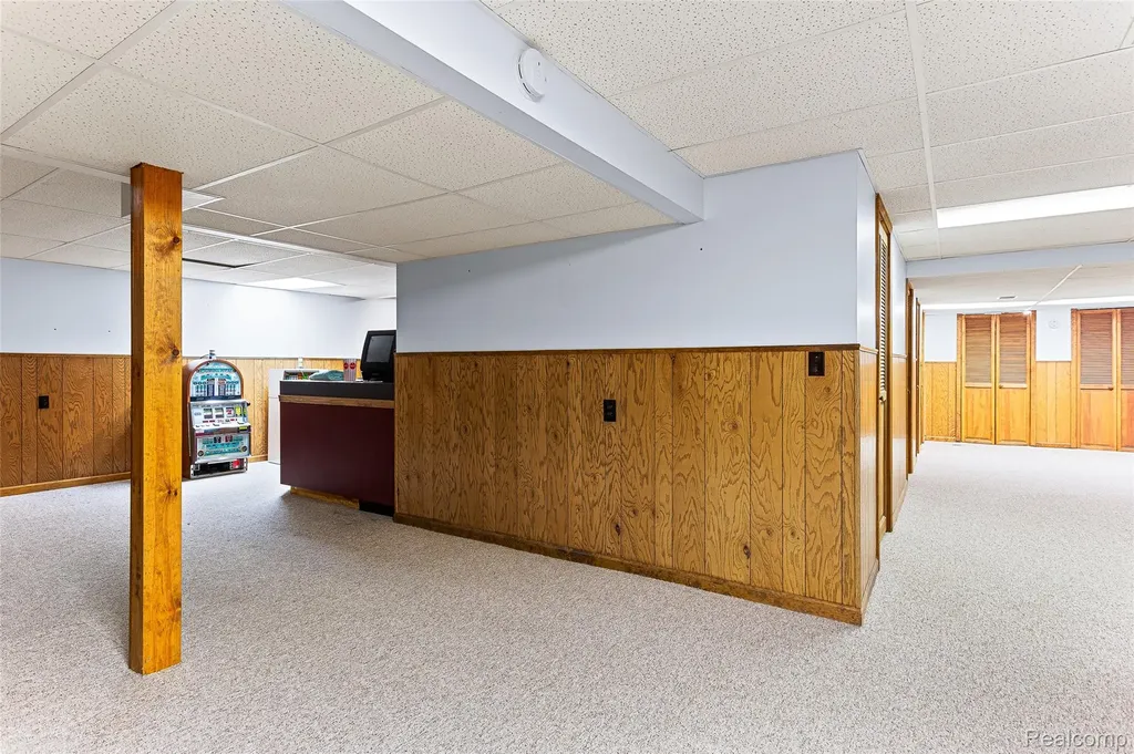 22333 Crestwood Street Woodhaven City MI 48183
