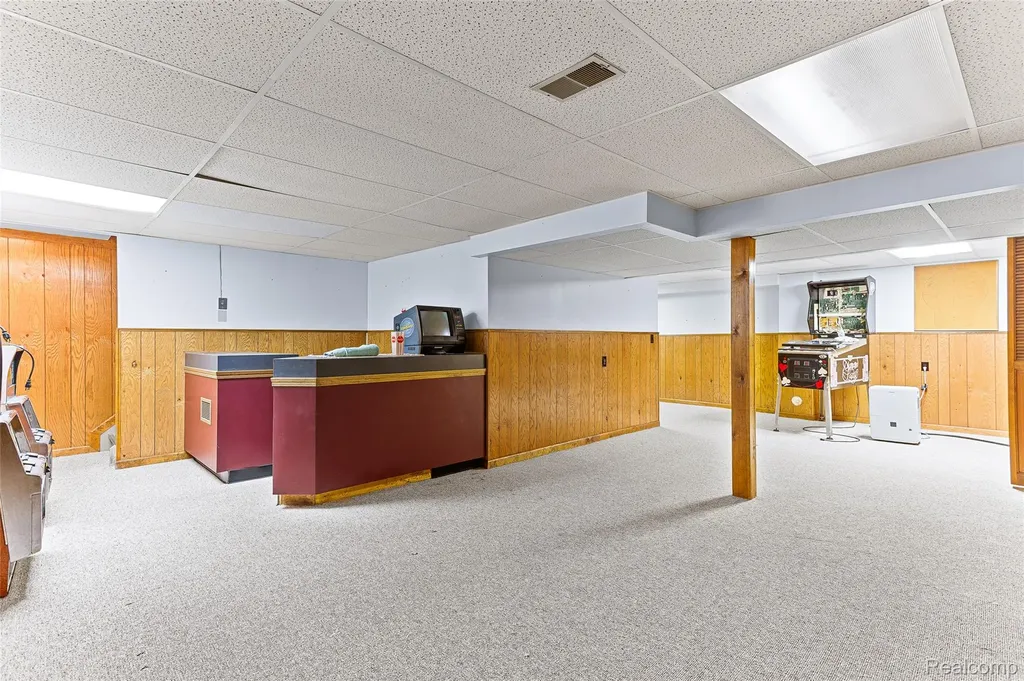 22333 Crestwood Street Woodhaven City MI 48183