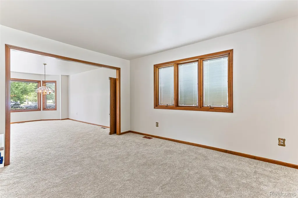 22333 Crestwood Street Woodhaven City MI 48183