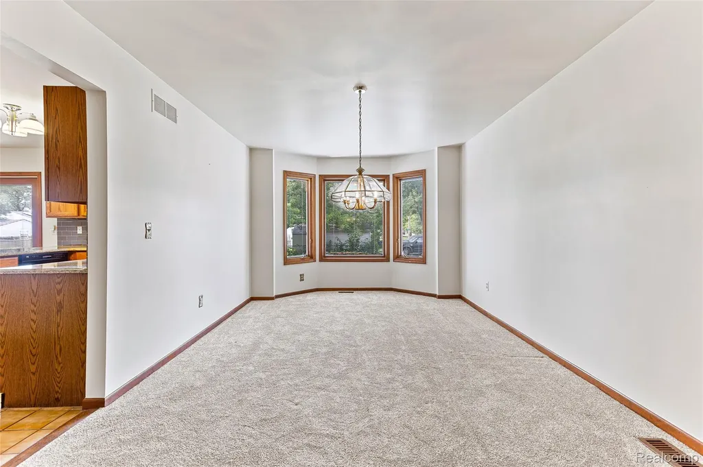 22333 Crestwood Street Woodhaven City MI 48183