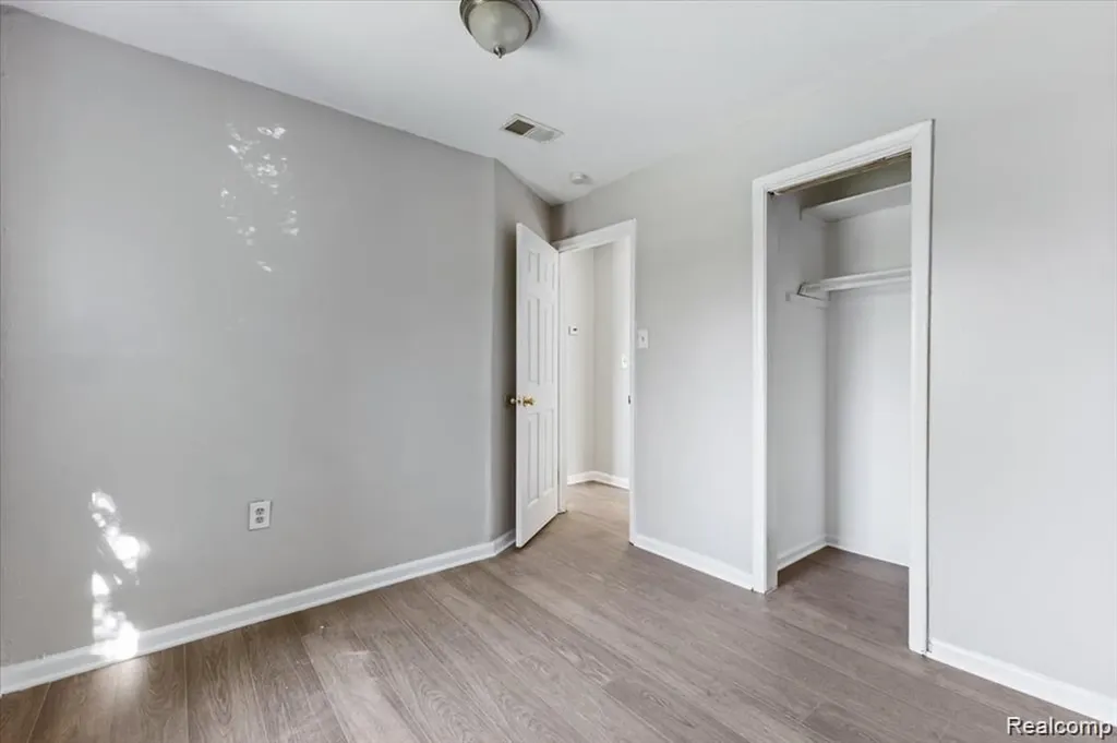 26076 Colgate Street Wayne City MI 48141