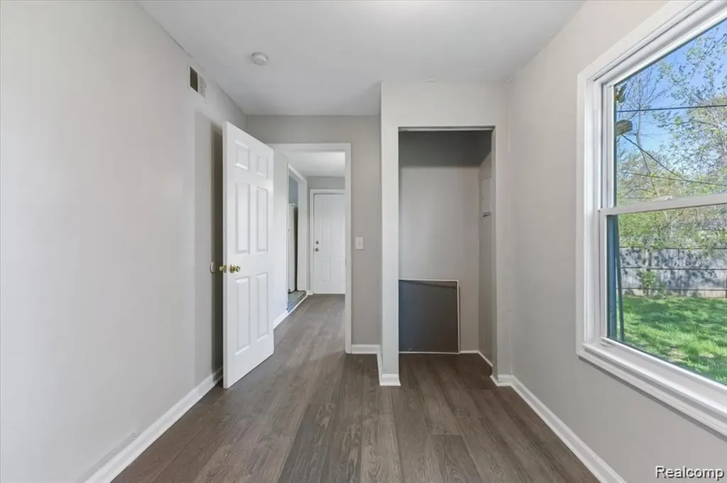 26076 Colgate Street Wayne City MI 48141