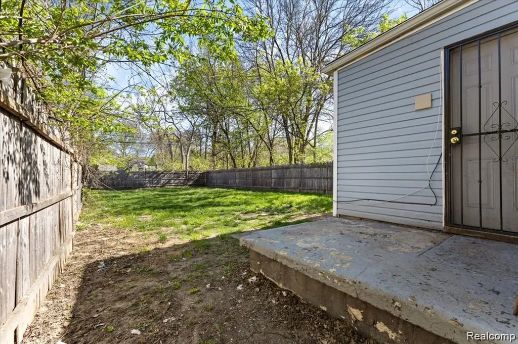 26076 Colgate Street Wayne City MI 48141