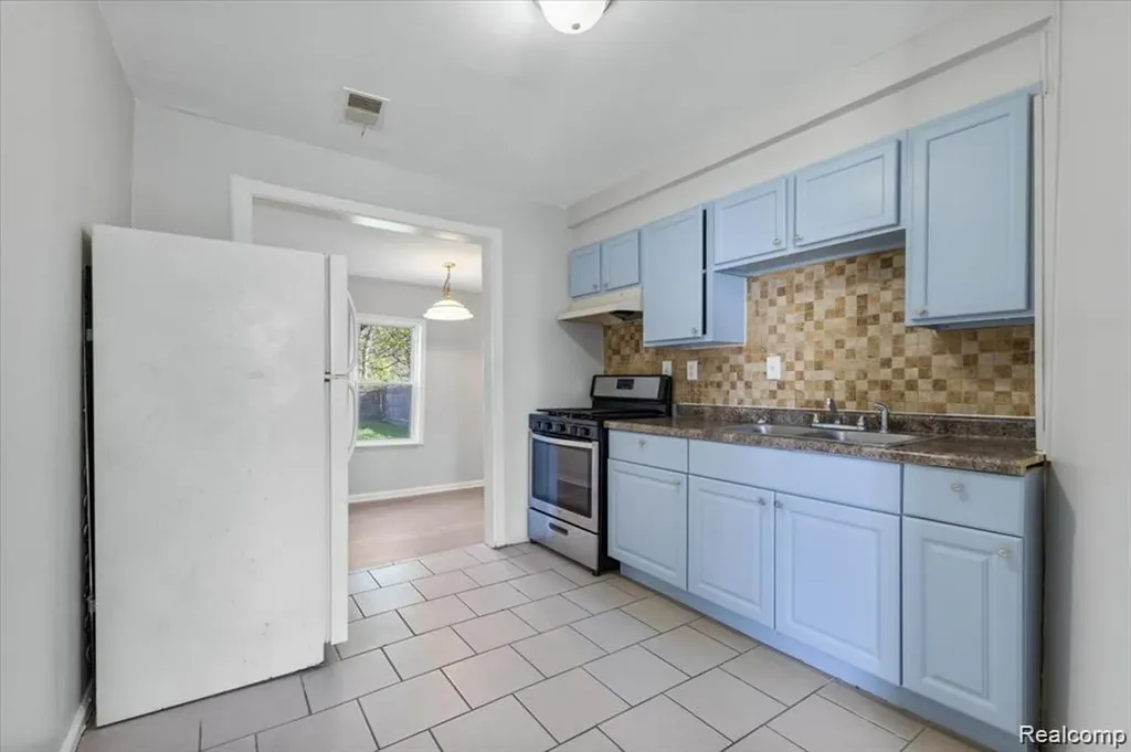 26076 Colgate Street Wayne City MI 48141