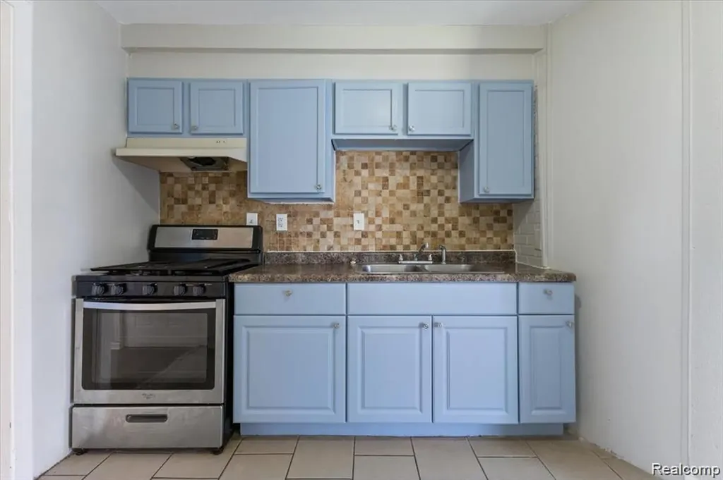 26076 Colgate Street Wayne City MI 48141