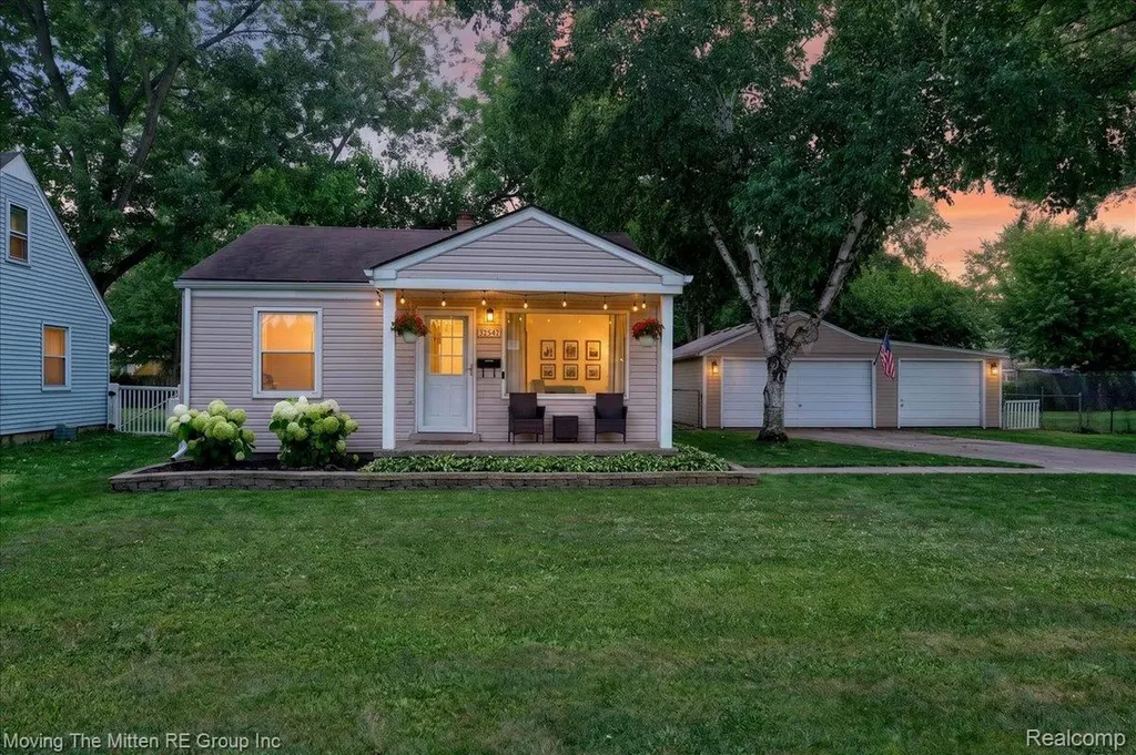 31547 Birchwood Street Westland City MI 48186