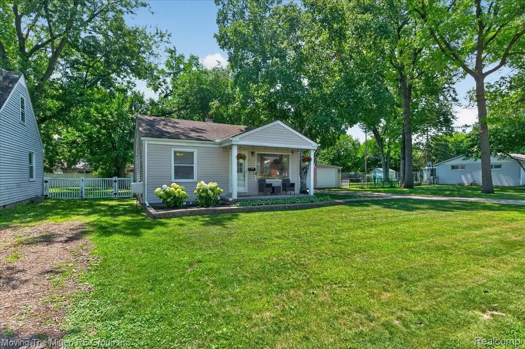 31547 Birchwood Street Westland City MI 48186