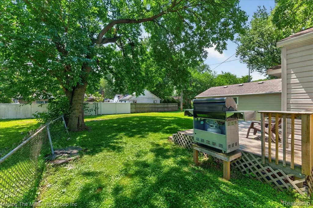 31547 Birchwood Street Westland City MI 48186