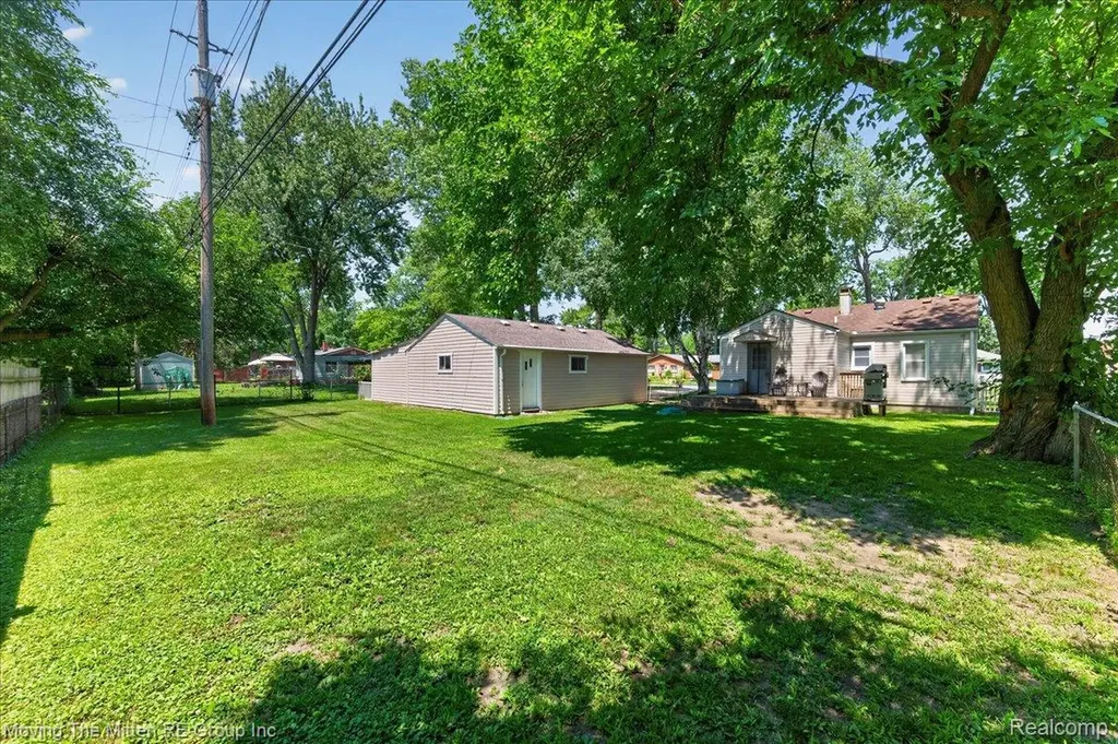 31547 Birchwood Street Westland City MI 48186