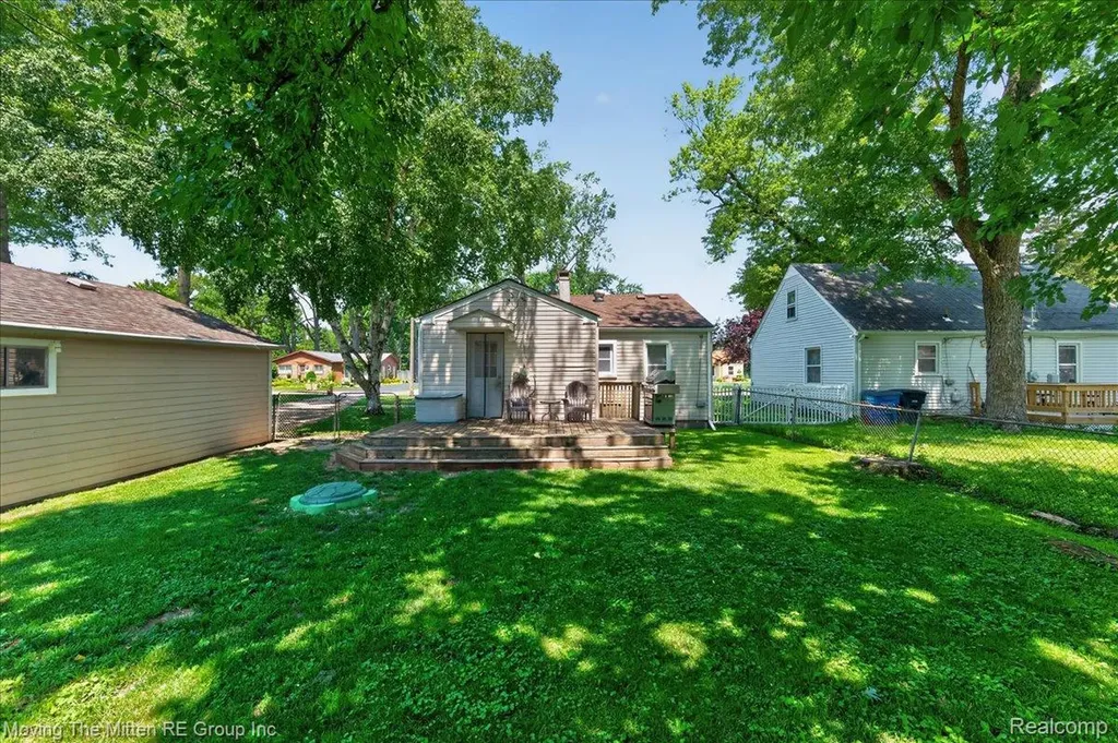 31547 Birchwood Street Westland City MI 48186