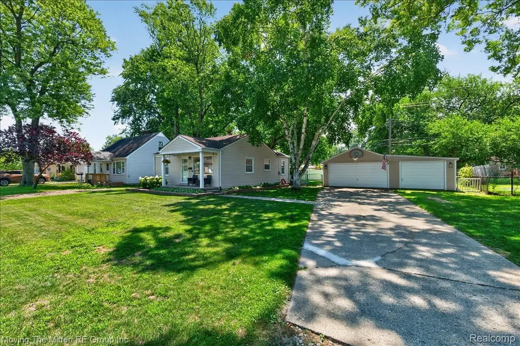 31547 Birchwood Street Westland City MI 48186