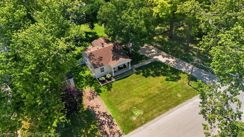 31547 Birchwood Street Westland City MI 48186