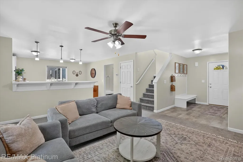 2793 Sycamore River Drive Handy Township MI 48836