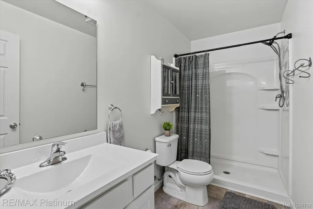 2793 Sycamore River Drive Handy Township MI 48836