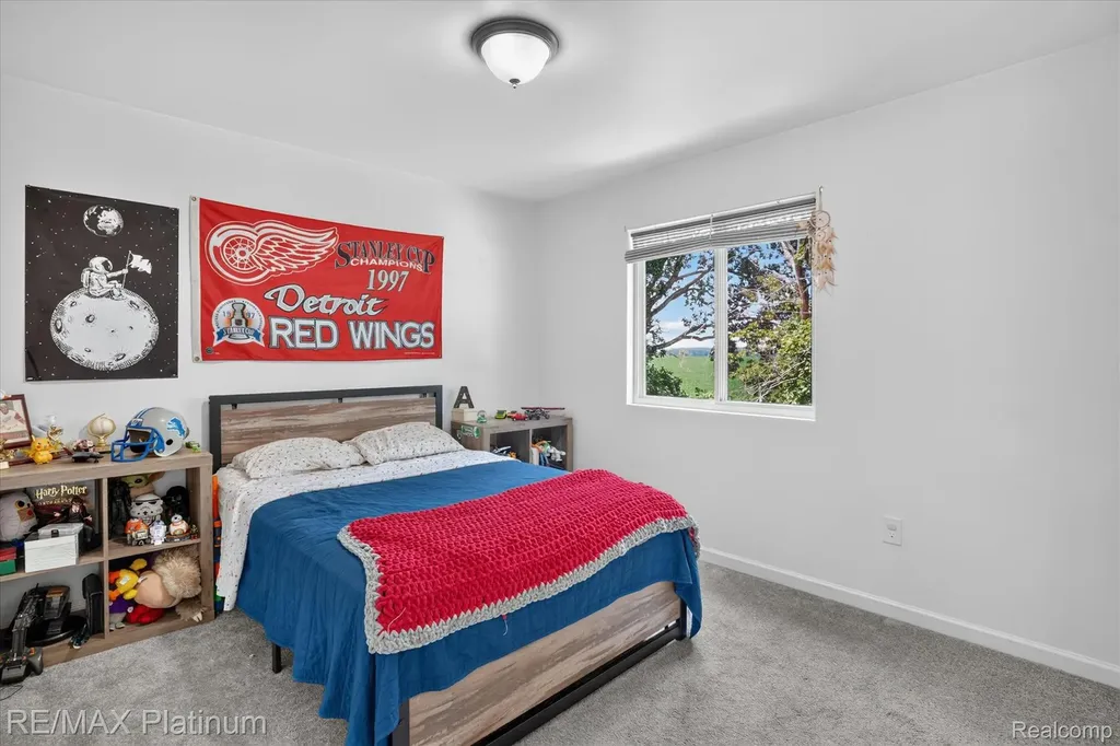 2793 Sycamore River Drive Handy Township MI 48836