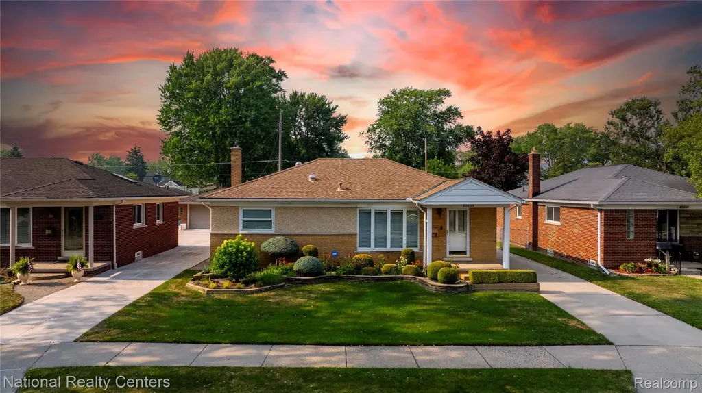 22635 Lincoln Street St. Clair Shores City MI 48082
