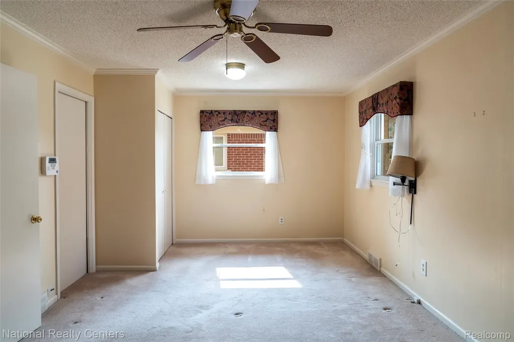22635 Lincoln Street St. Clair Shores City MI 48082