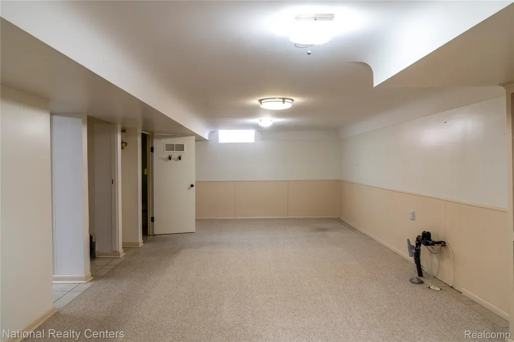 22635 Lincoln Street St. Clair Shores City MI 48082